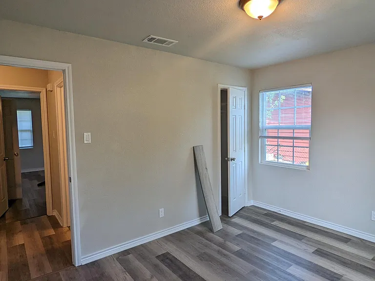 1203 Kathey Dr — Photo 8