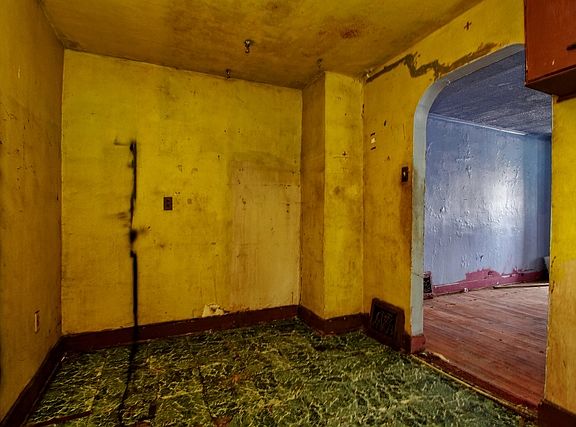 2nd image of 301 N Fairmont Ave