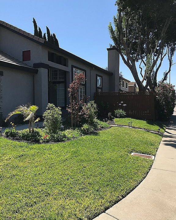 2nd image of 848 Celestine Cir
