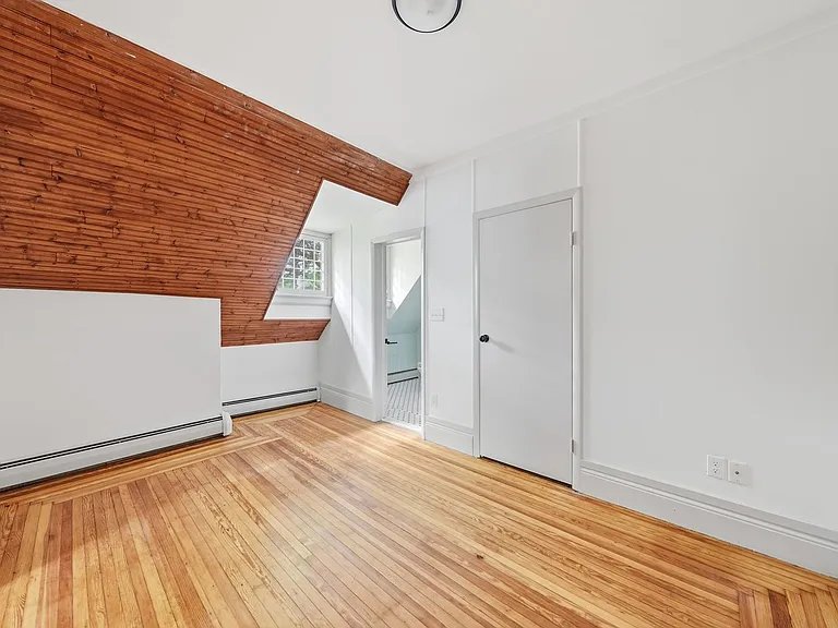 245 Clinton St — Photo 23