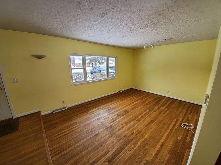 32 Golden Rod Ln — Photo 5
