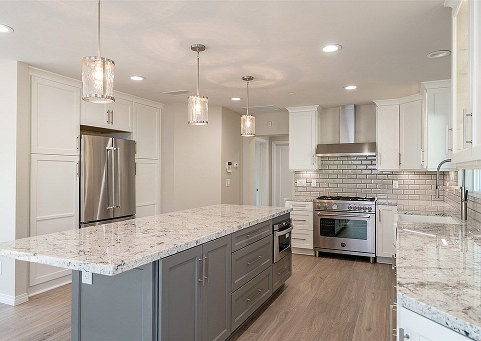 Beautiful pendant lighting!