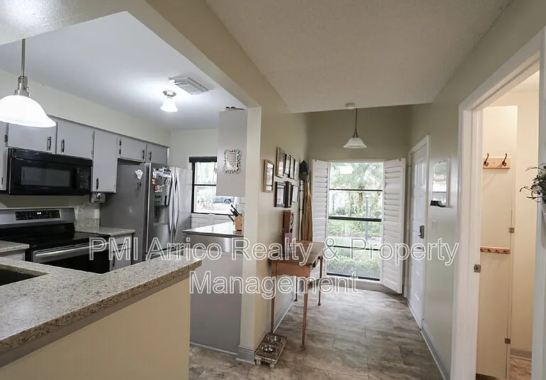 323 Knottwood Ct — Photo 7
