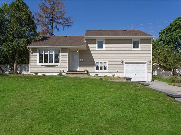2nd image of 3 Amherst Dr