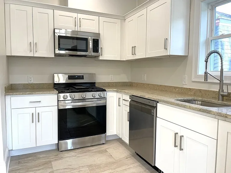 14 Weld Ave #2 — Photo 6