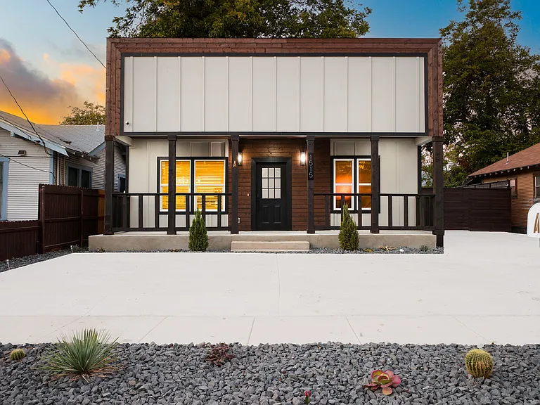 1515 W Kings Hwy — Photo 2