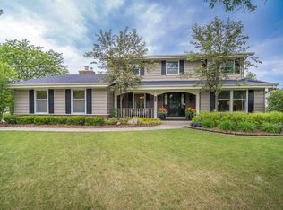8800 Greenhill Ln, Greendale, WI 53129