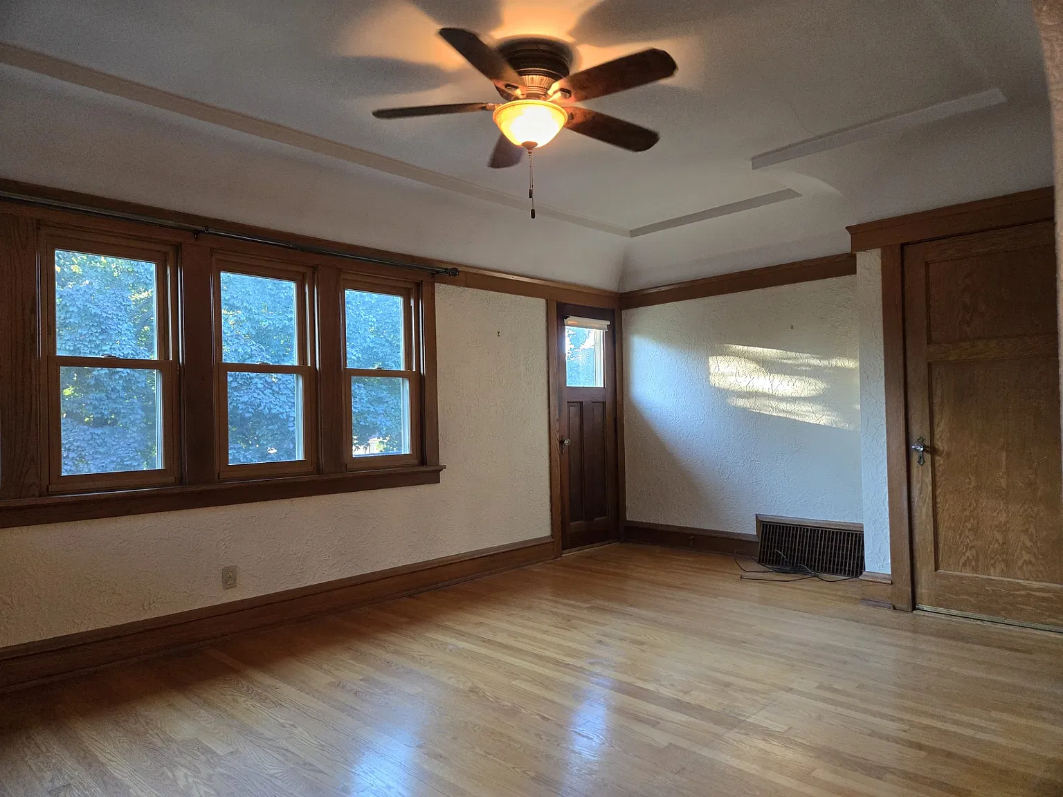 2 bed, 1100 sqft, $1,600 — Photo 2