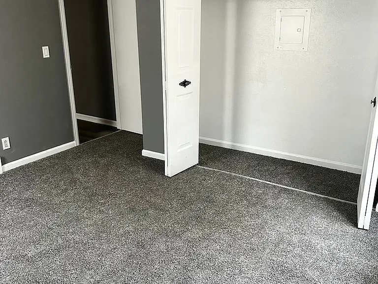 5560 Cresthaven Ln #B — Photo 21