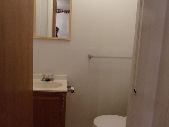 4th image of 431 Victoria Ave APT 30