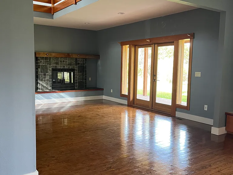55219 Huntington Rd — Photo 8
