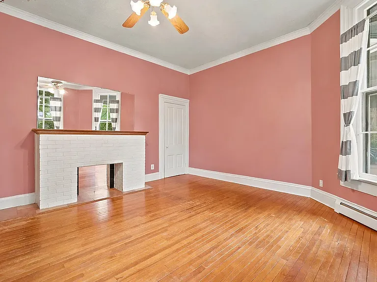 1004 Delaware Ave #1 — Photo 3