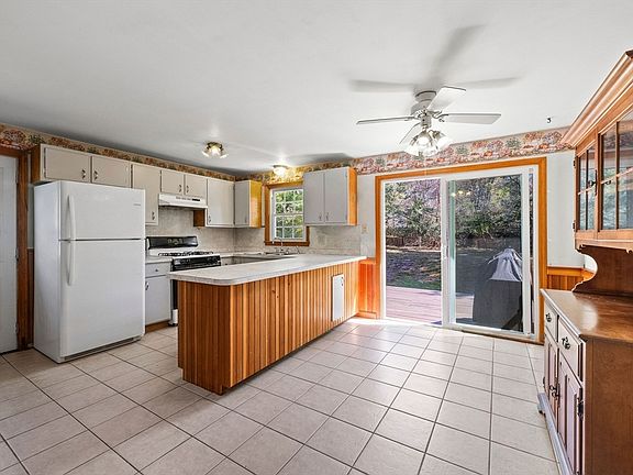 4th image of 108 Beth Ave