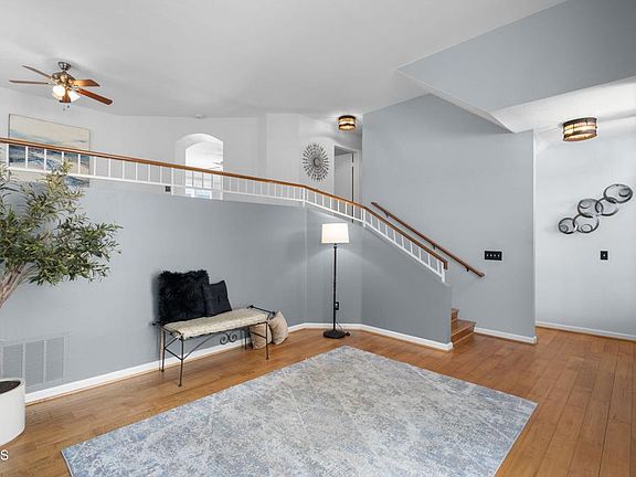 4th image of 1078 Gilbert Ln