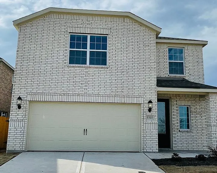 1320 Windermere Way — Photo 2