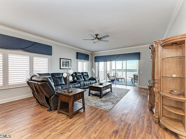 14813 Laguna Dr #401 — Photo 8