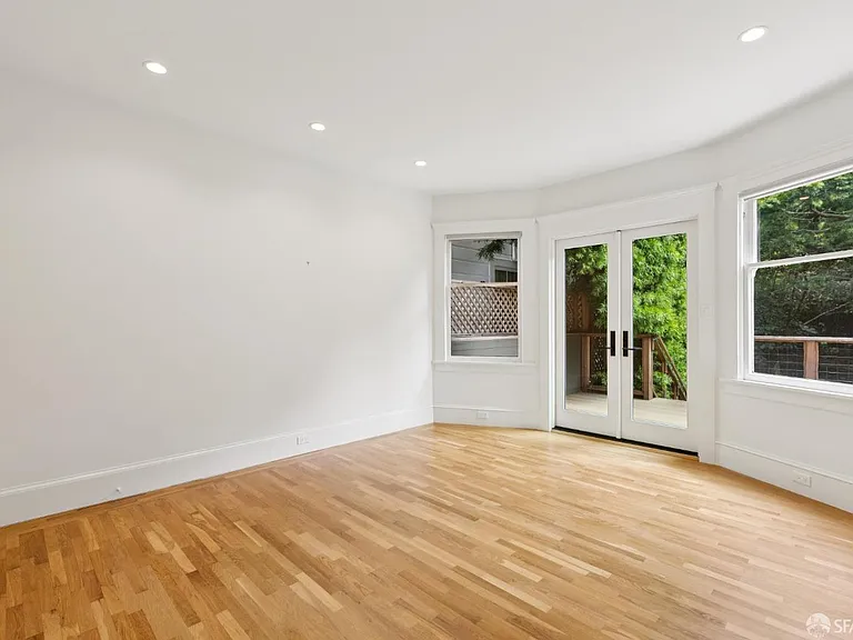 2741 Union St — Photo 37