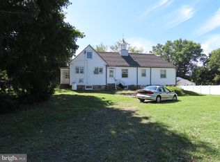 132 S Walnut Ter, Langhorne, PA 19047