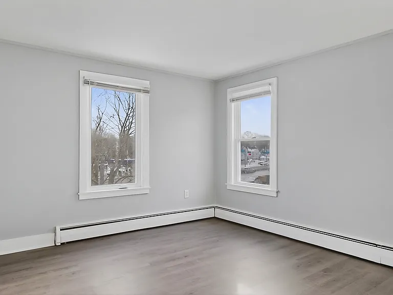 40 Court St — Photo 3