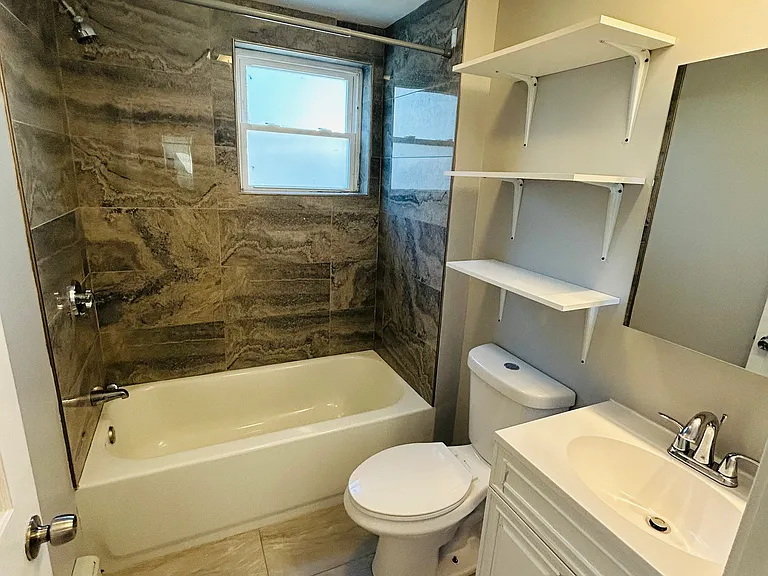 84 Darlingdale Ave #1 — Photo 4