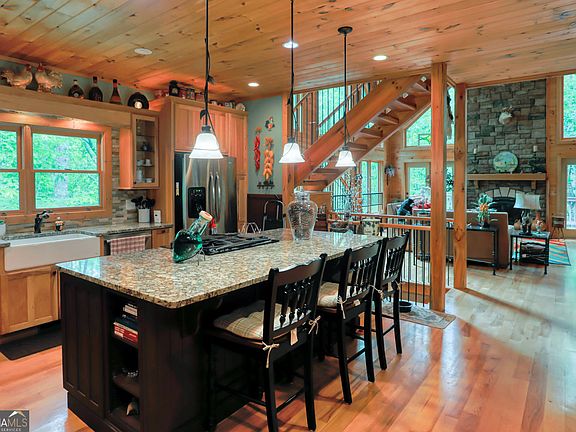 4th image of 73 Brentwood Ct