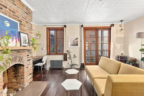 Rented by Compass | media 7