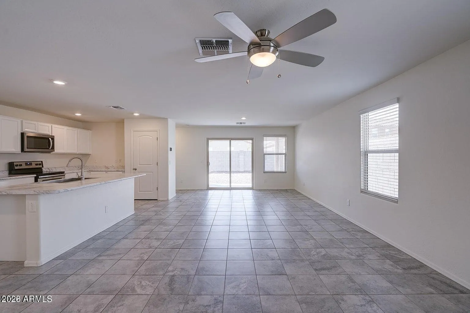 3 bed, 2.0 bath, 1859 sqft, $2,150 — Photo 3