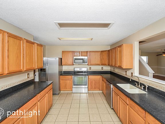 4th image of 3221 Carica Dr
