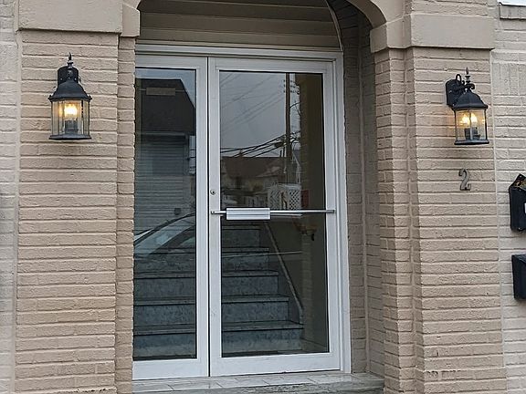 2nd image of 2 S Oakland Ave