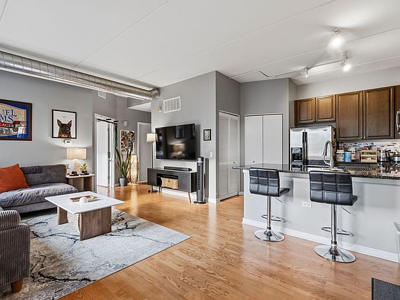 4th image of 873 N Larrabee St APT 409