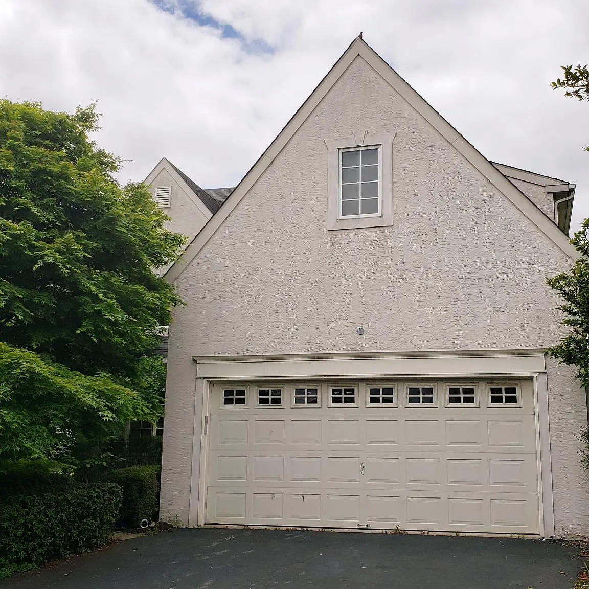 4 bed, 2.5 bath, 3206 sqft, $3,750 — Photo 2