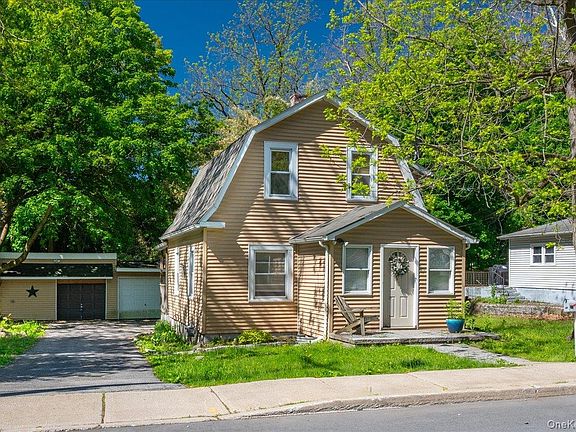 2nd image of 169 Dupont Avenue