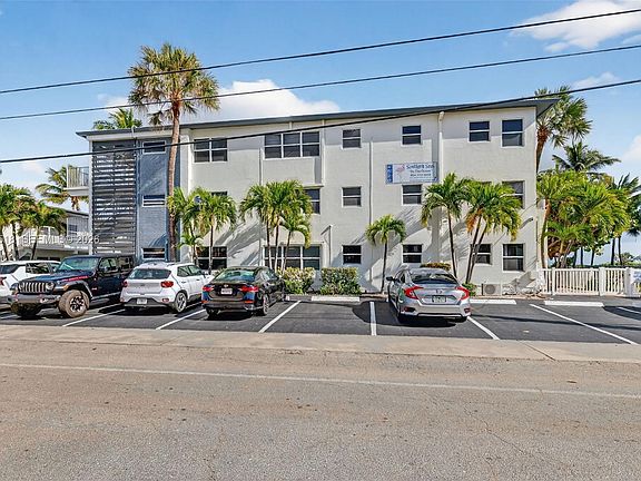5th image of 4520 El Mar Dr #18