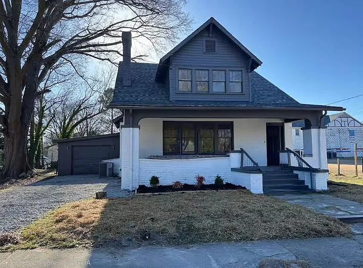 219 W Rockspring St — Photo 1