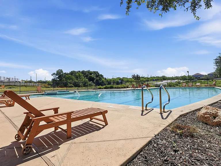 15415 Oceanus Dr — Photo 23
