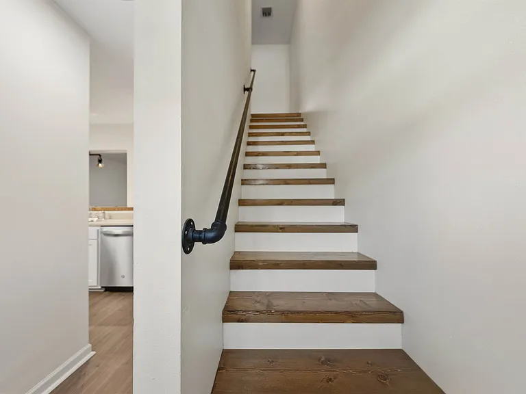 105 Steiner Rd — Photo 13