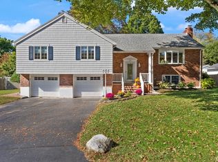 29 Lawndale Rd, Stoneham, MA 02180