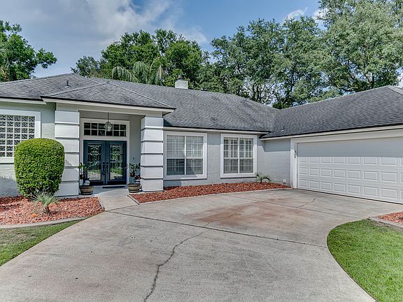 4th image of 372 Lolly Ln