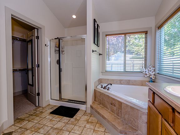 4th image of 4347 N McKinley Park Ave