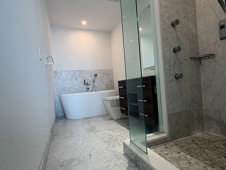 488 University Ave #4308 — Photo 9