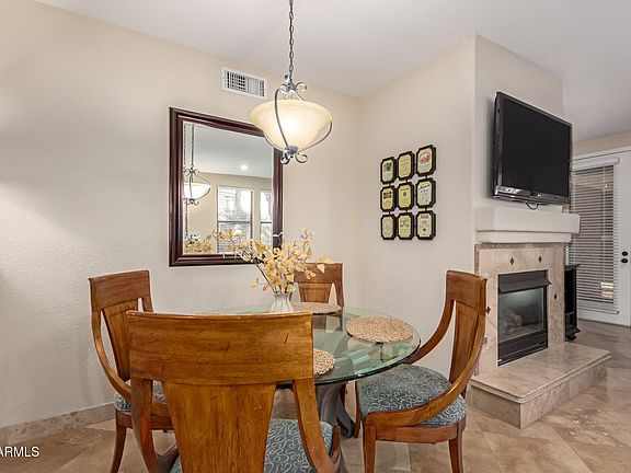 5th image of 15221 N CLUBGATE Drive #1121
