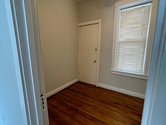 5th image of 1217 N Washtenaw Ave #2