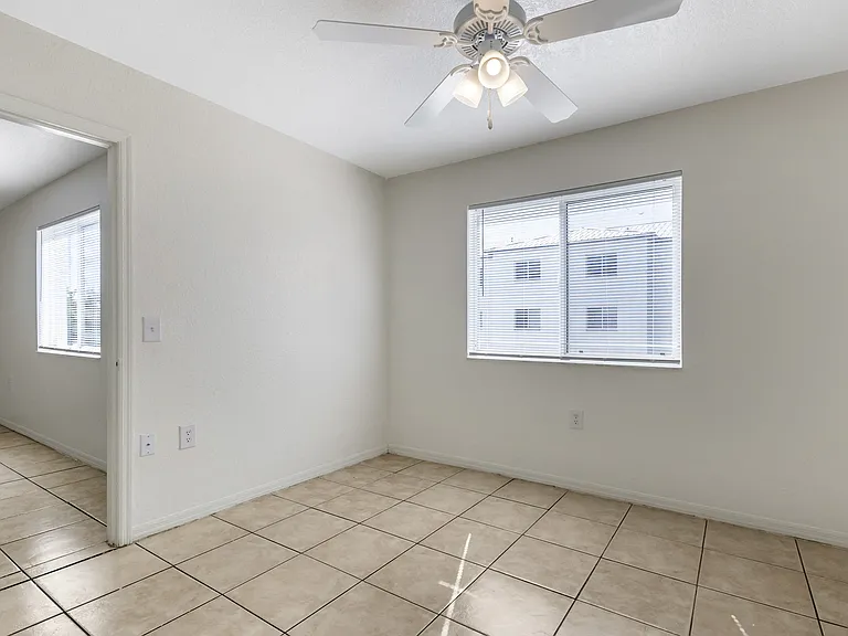 Mariner's Cove Apartments — Photo 15