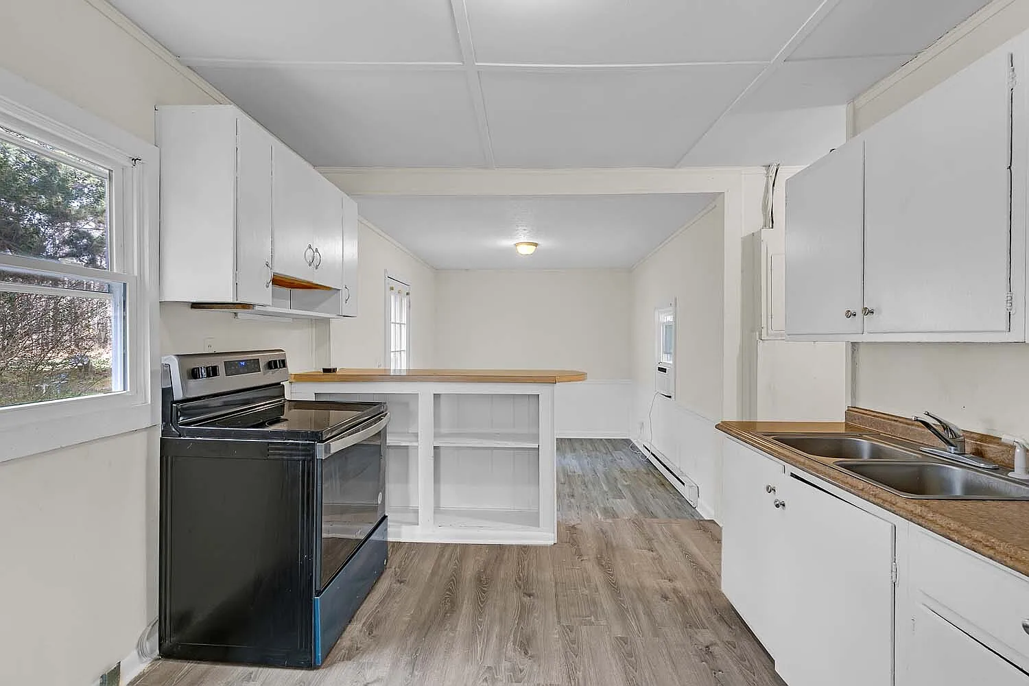 40 Lilac Lane - 1 — Photo 3