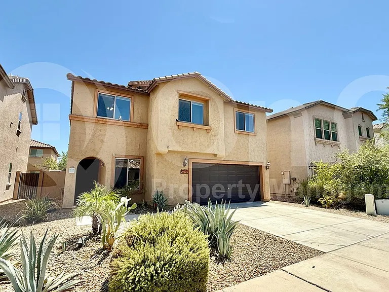 5731 W Beth Dr — Photo 1