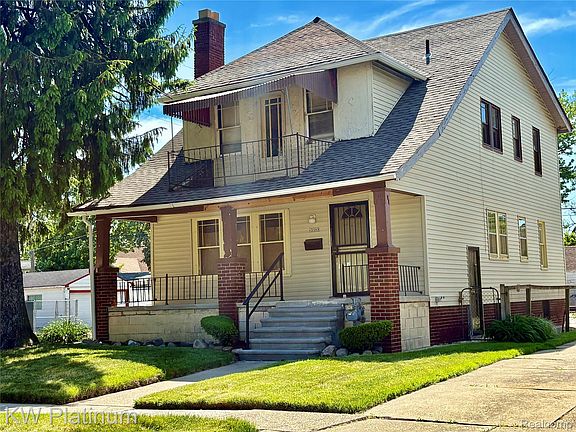 2nd image of 15803 Biltmore St