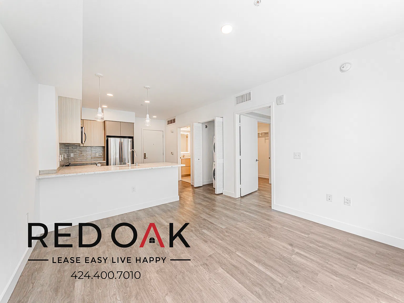 Fantastic One Bedroom with Open Floor Plan, Amenities, In-Unit W/D, and Available Parking ~ Near ... — Photo 2