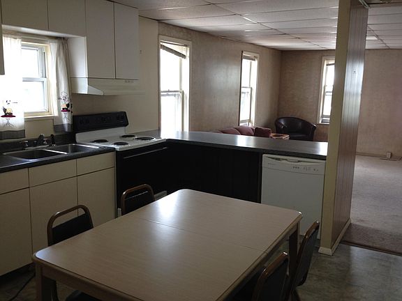 3rd image of 354 East St APT B