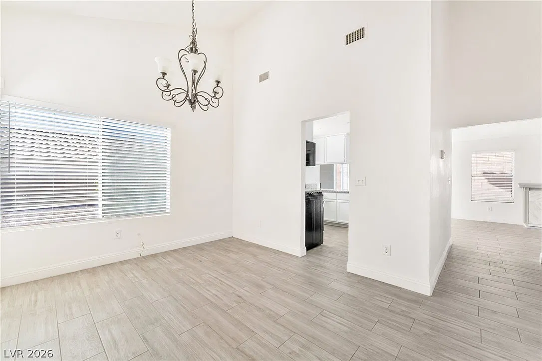 3 bed, 2.5 bath, 1558 sqft, $2,183 — Photo 4