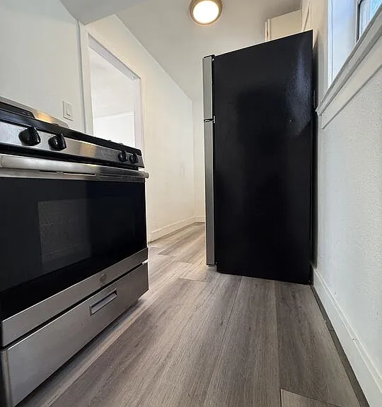 2235 W 14th St #1/4 — Photo 5